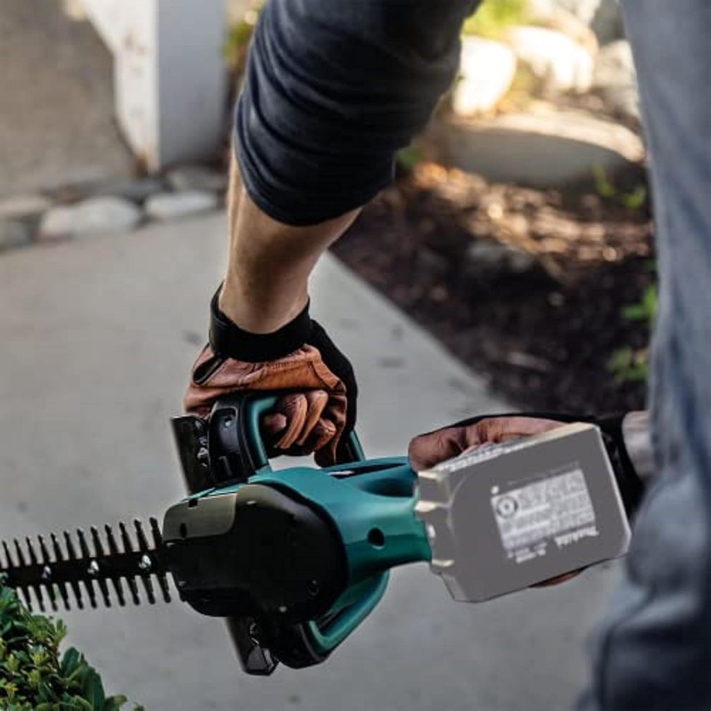 Makita DUH523Z 18V LXT Cordless Hedge Trimmer – 52cm Blade (Body Only)